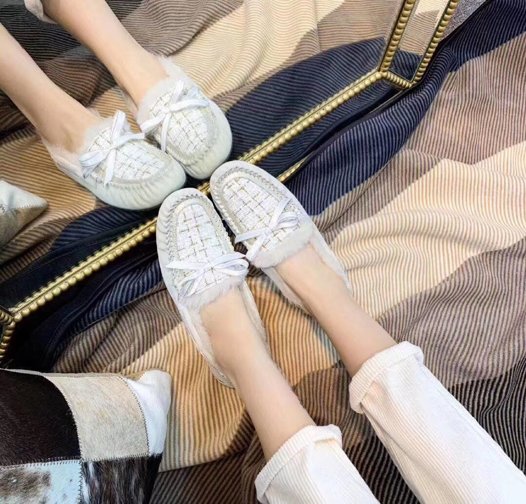 Pearl White Chic Moccasin-Style Shoes | Model 5623