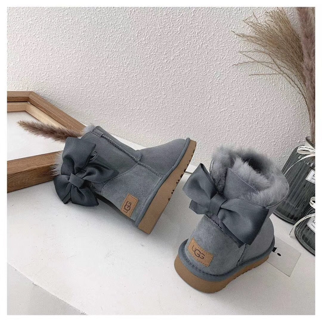 Gray Bow-Detail Ankle Boots | Model 3130
