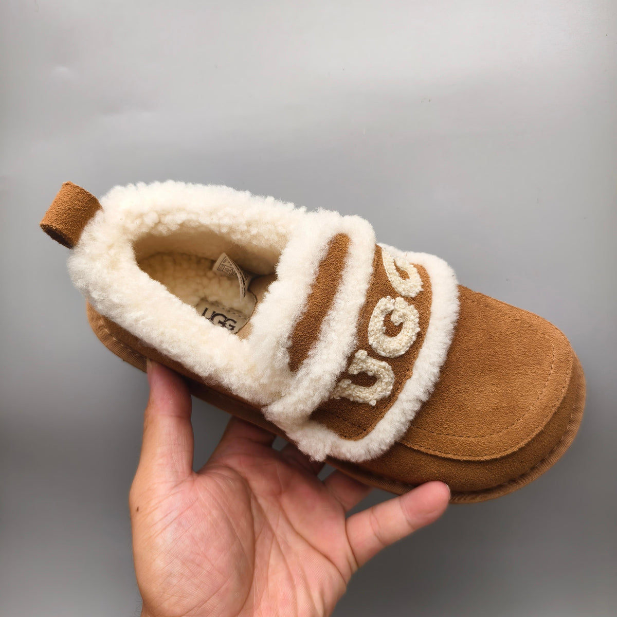 Chestnut Closed-Back Casual Shoes with Oversized Logo | Model 2939
