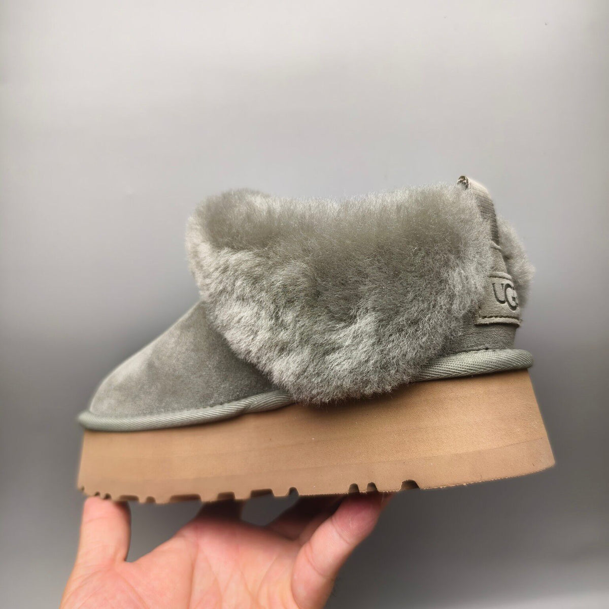 Green Suede-Look Platform Slip-On Shoes – Model 1393