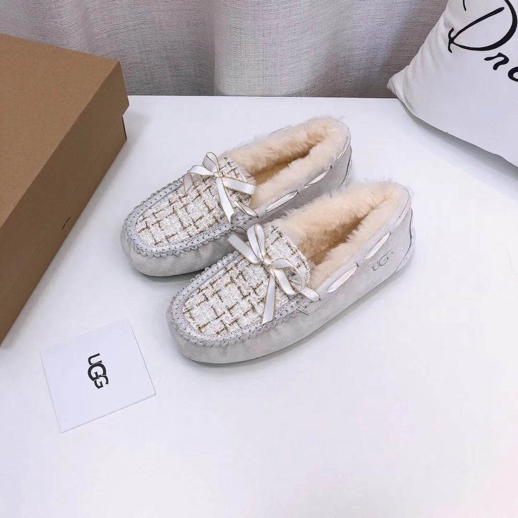 Pearl White Chic Moccasin-Style Shoes | Model 5623