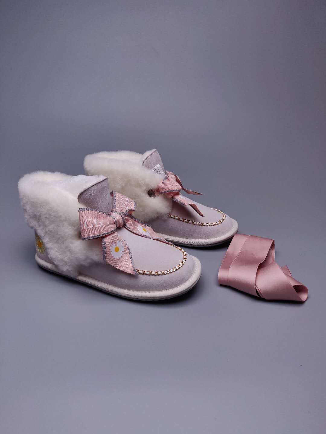 Milkshake White Daisy Chain & Ribbon Shoes | Model 7888