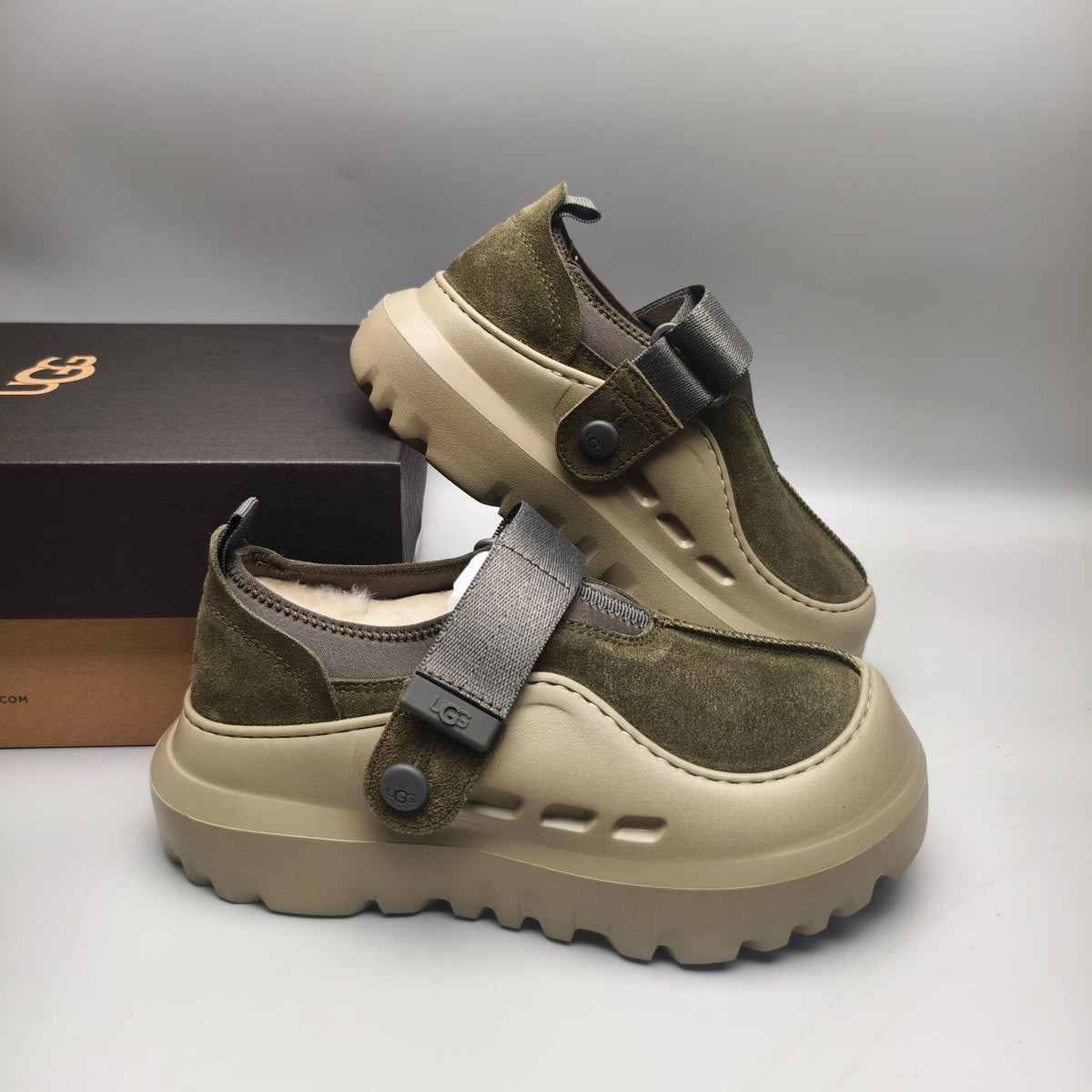 Green Unisex Slip-On Casual Shoes | Model 7550