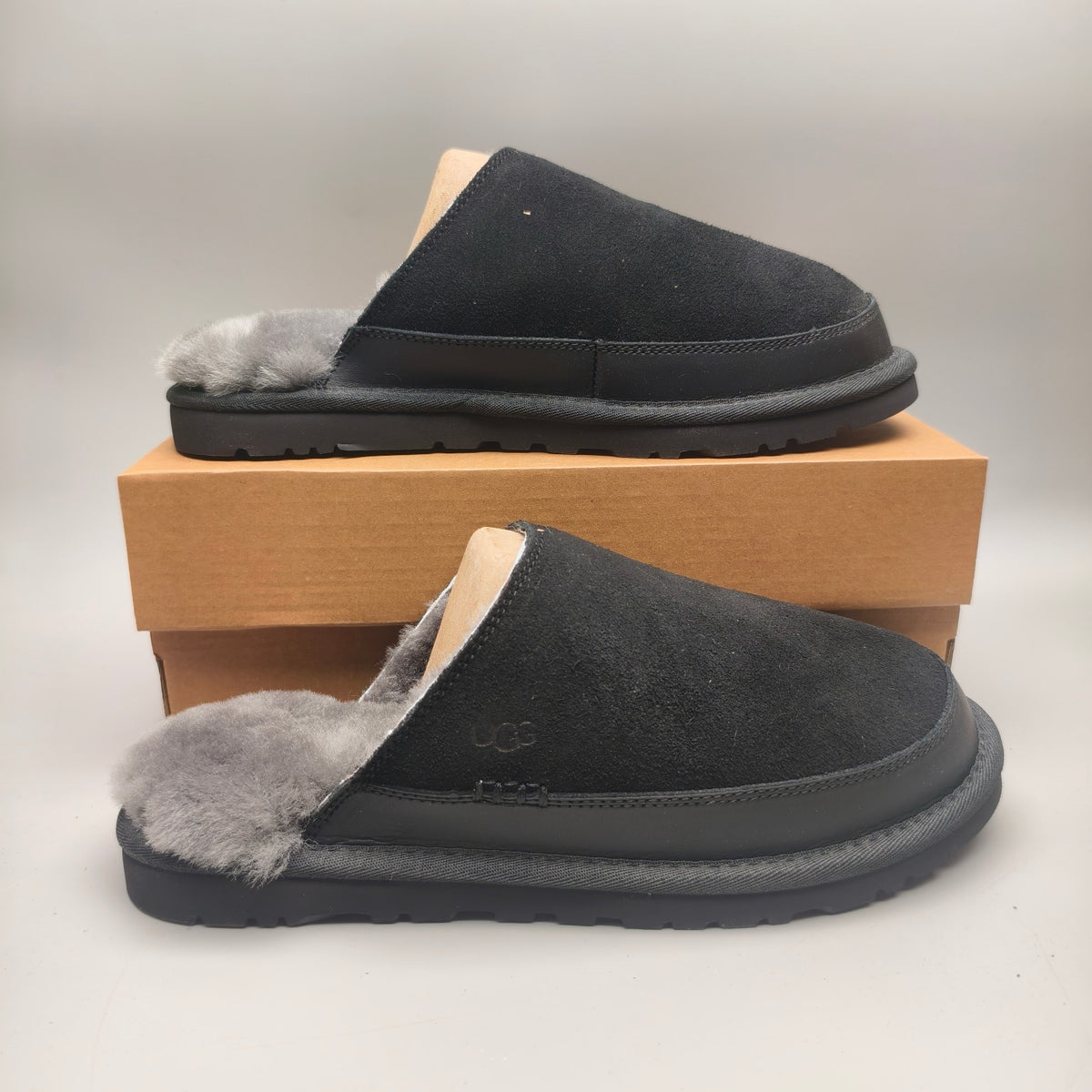 Black Ultra-Light Fuzzy Slippers for Men | Model 4585