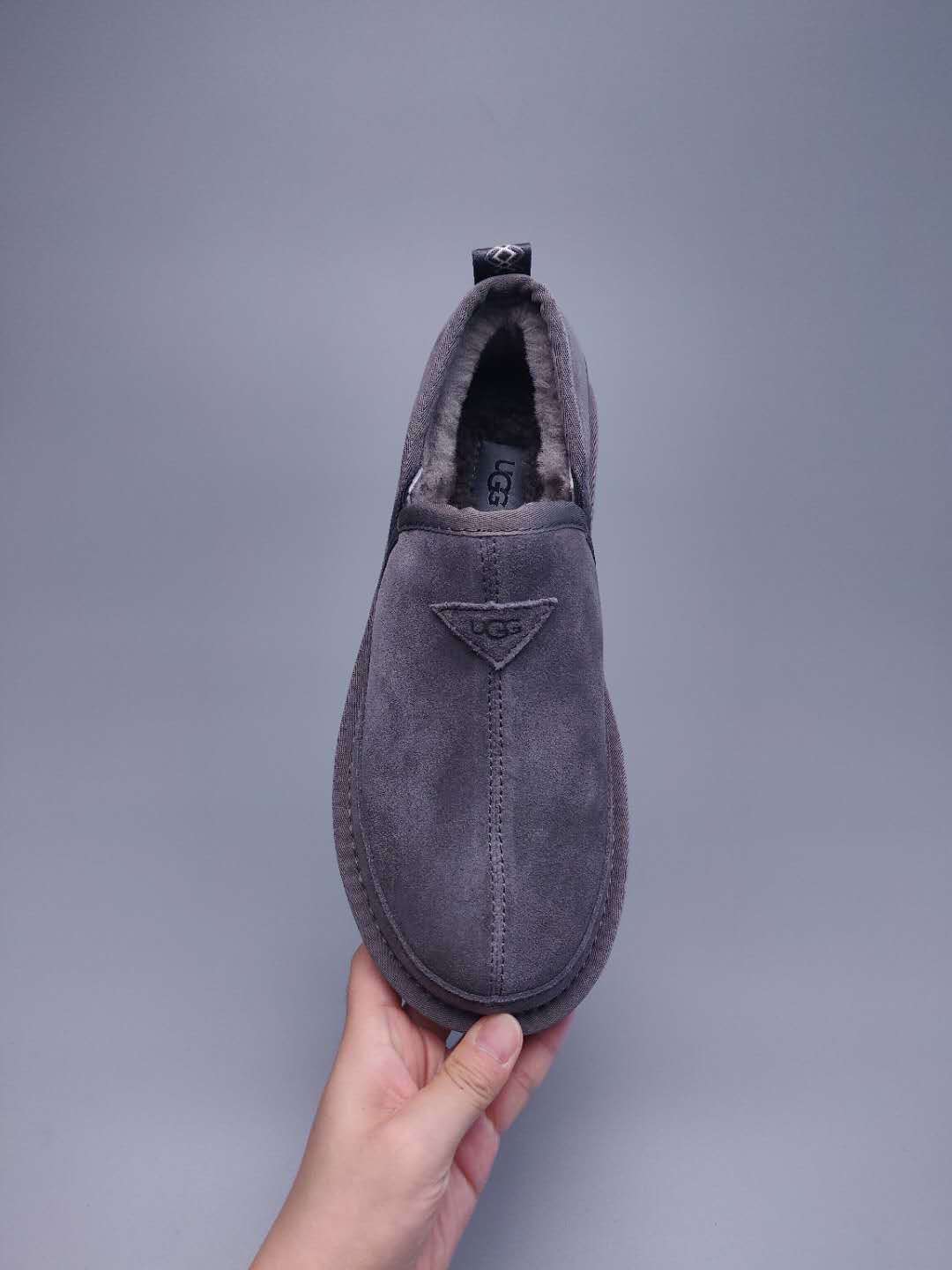 Men's Gray Low-Top Slip-On Casual Shoes | Model 3455