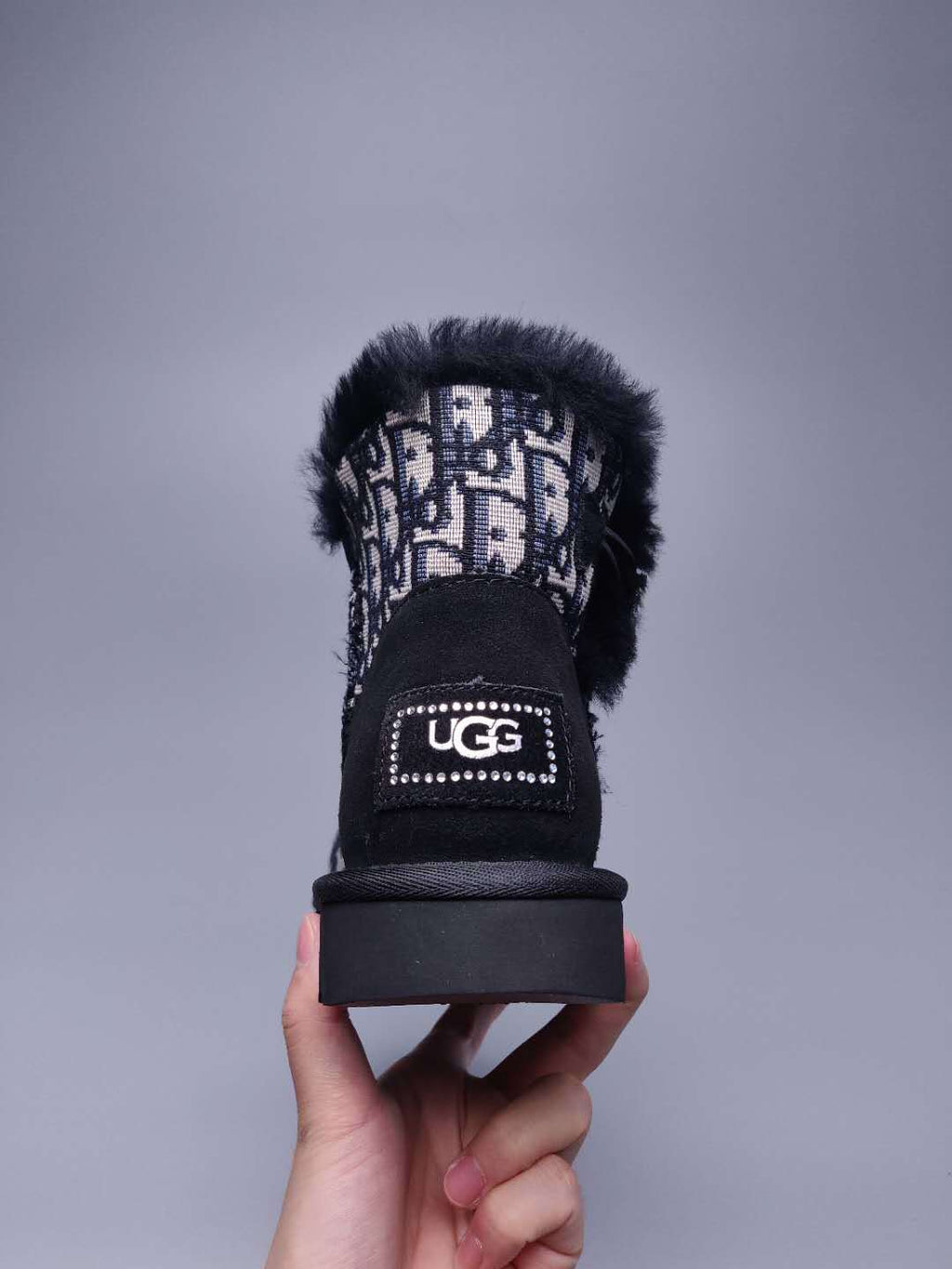Black Fabric-Pattern Shoes | Model 6554