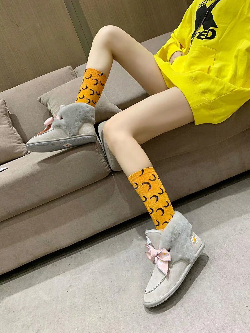 Gray Daisy Chain & Ribbon Shoes | Model 7888