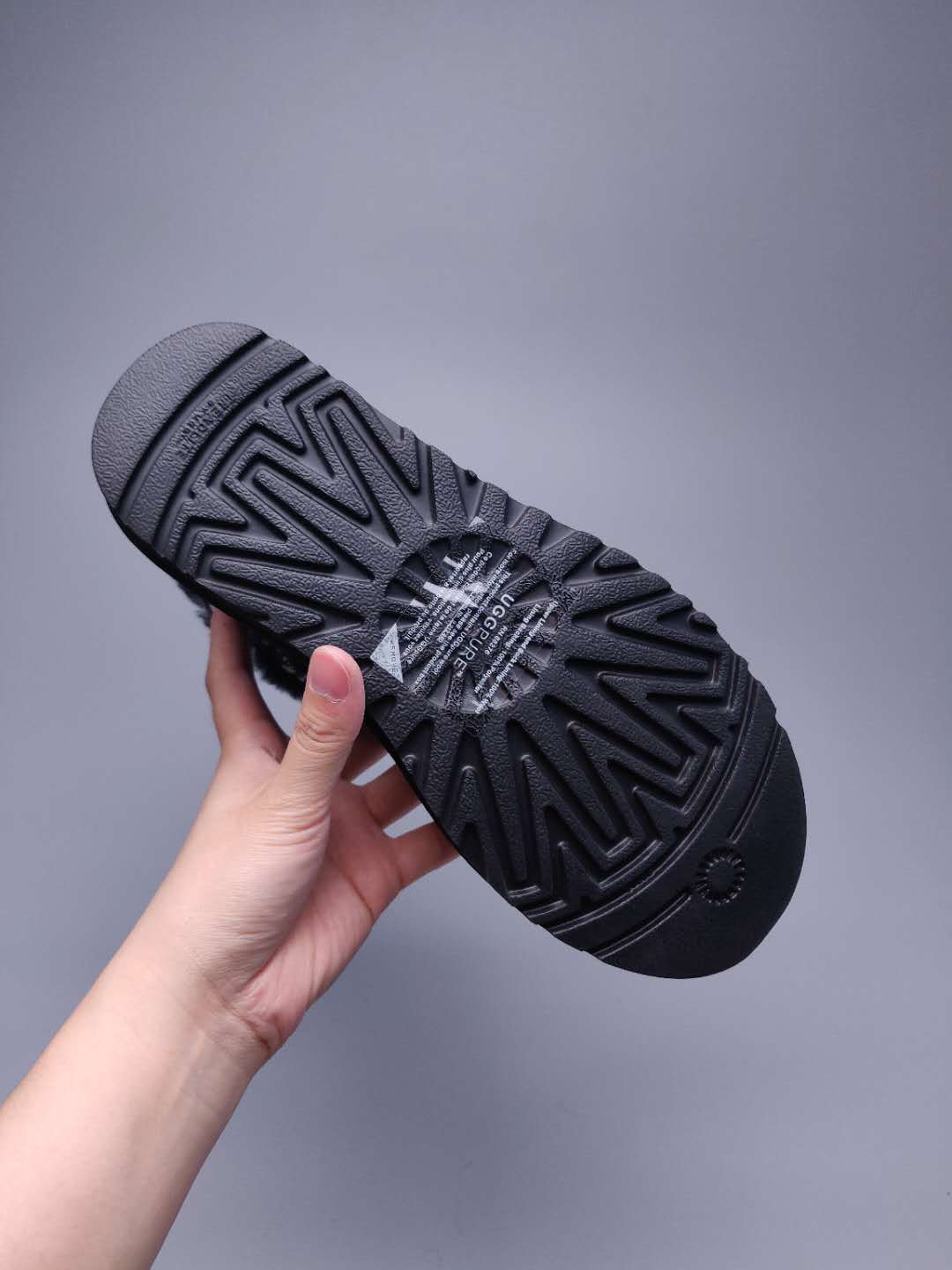 Black Fabric-Pattern Shoes | Model 6554