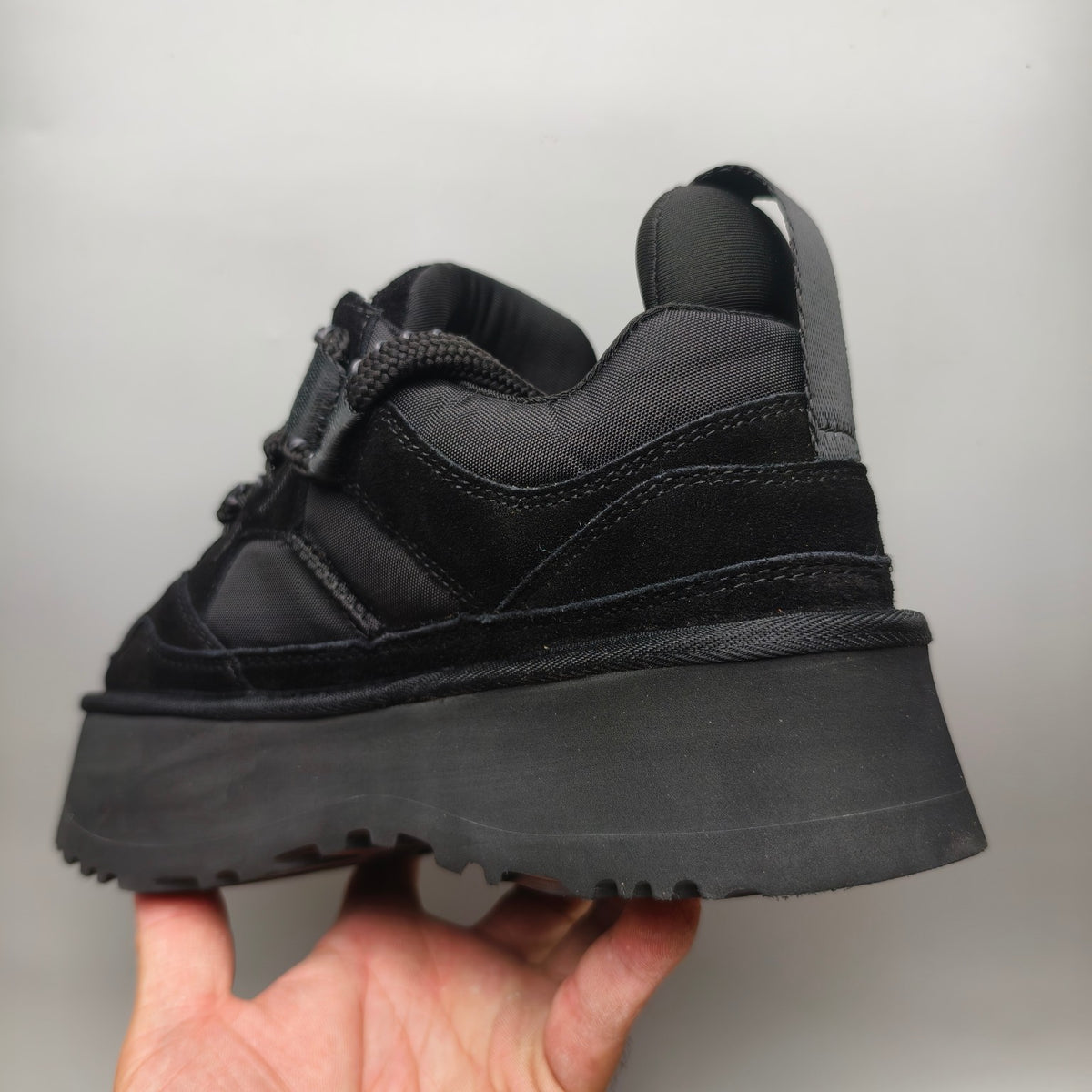 Black Chunky Platform Lace-Up Dad Sneakers – Model 1541