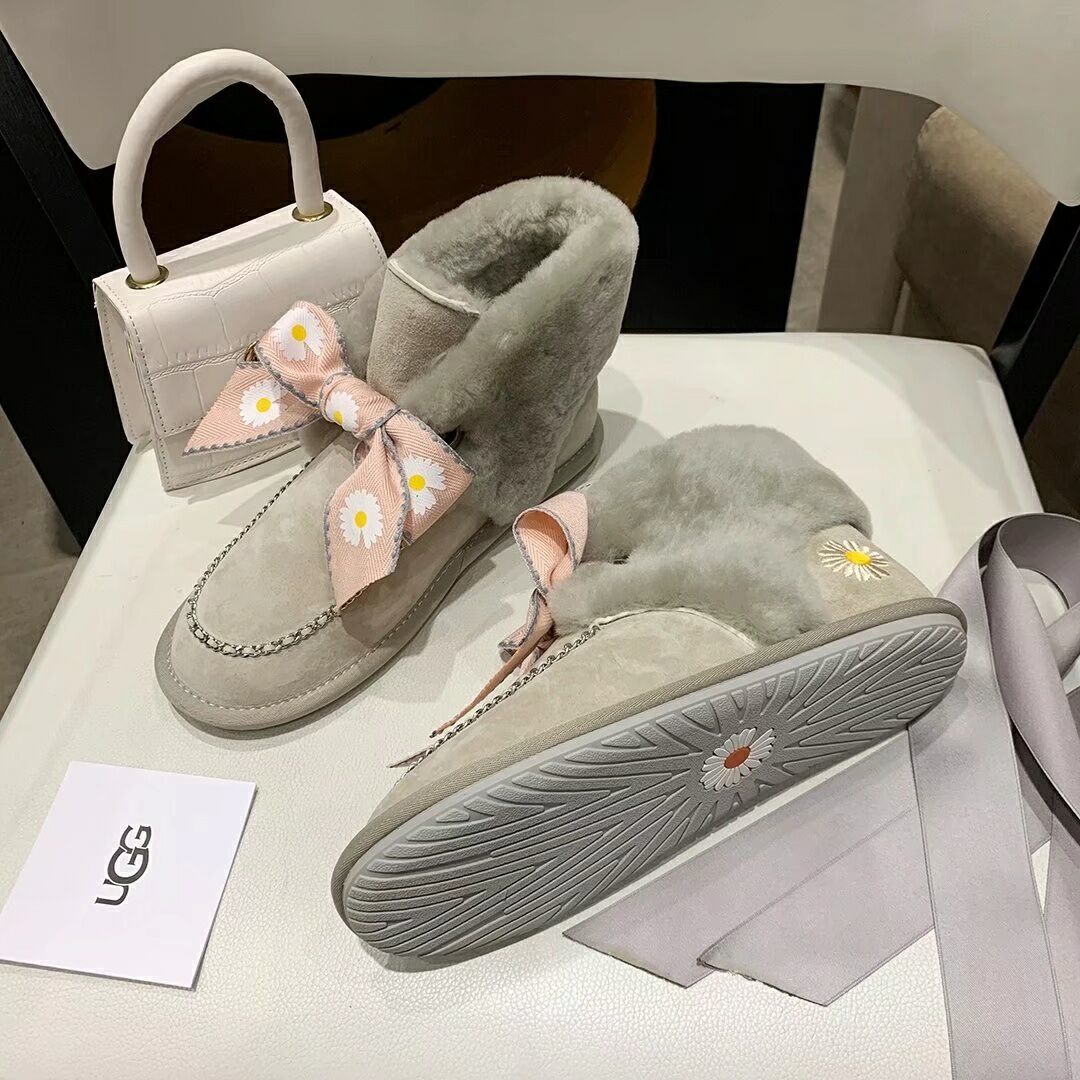 Gray Daisy Chain & Ribbon Shoes | Model 7888
