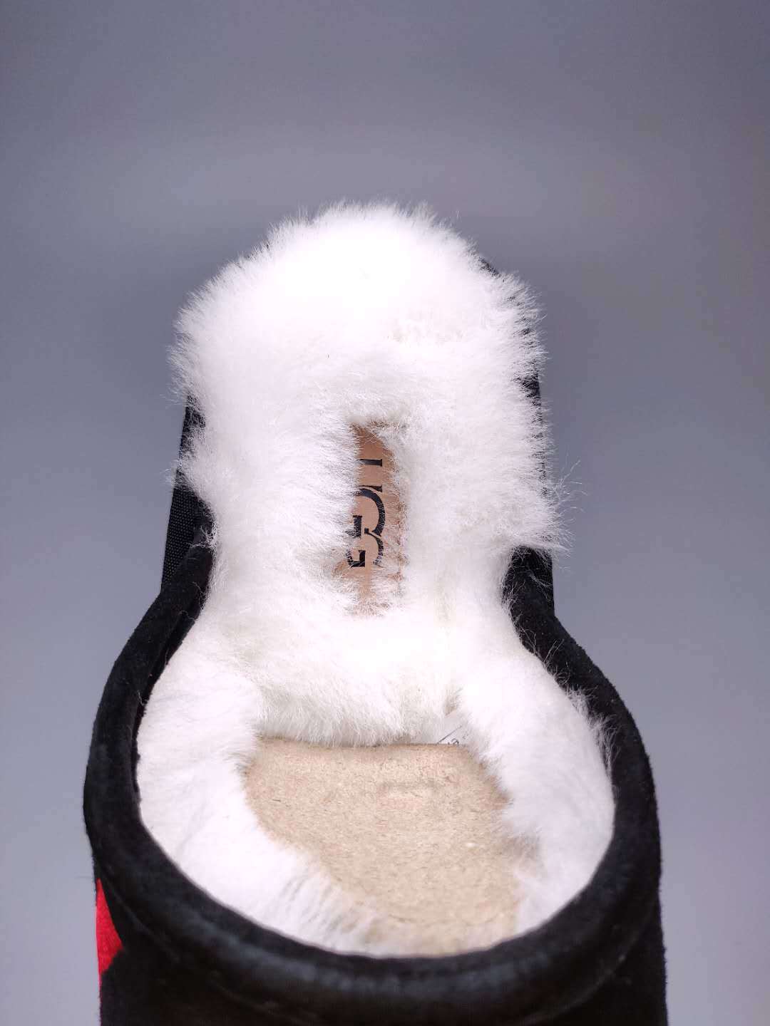 Black G Indoor Slippers | Model 2593