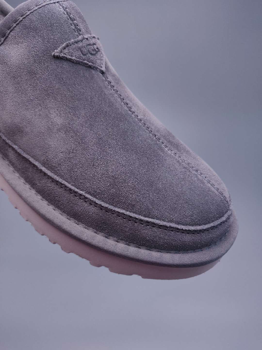 Men's Gray Low-Top Slip-On Casual Shoes | Model 3455