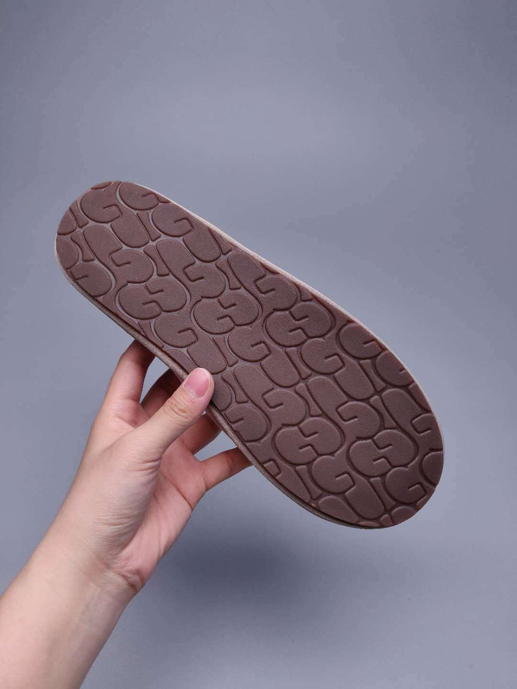 Gray G Indoor Slippers | Model 2593