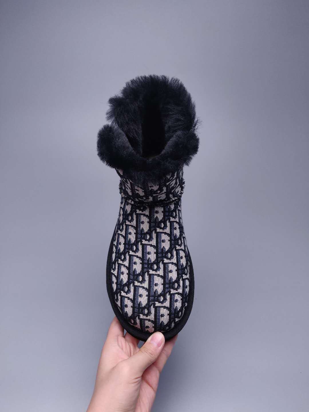 Black Fabric-Pattern Shoes | Model 6554