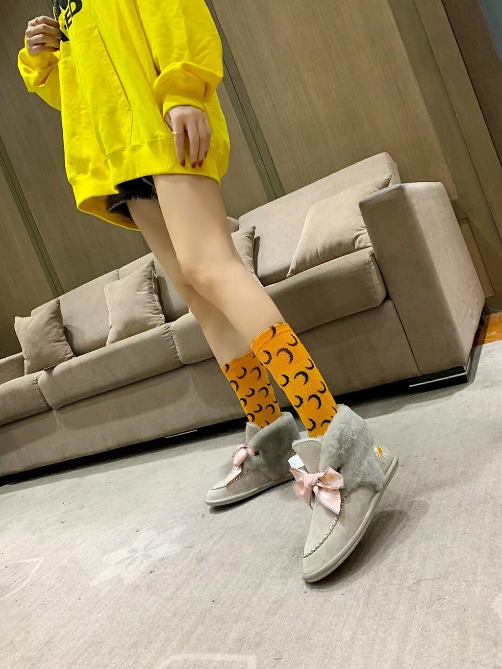 Gray Daisy Chain & Ribbon Shoes | Model 7888