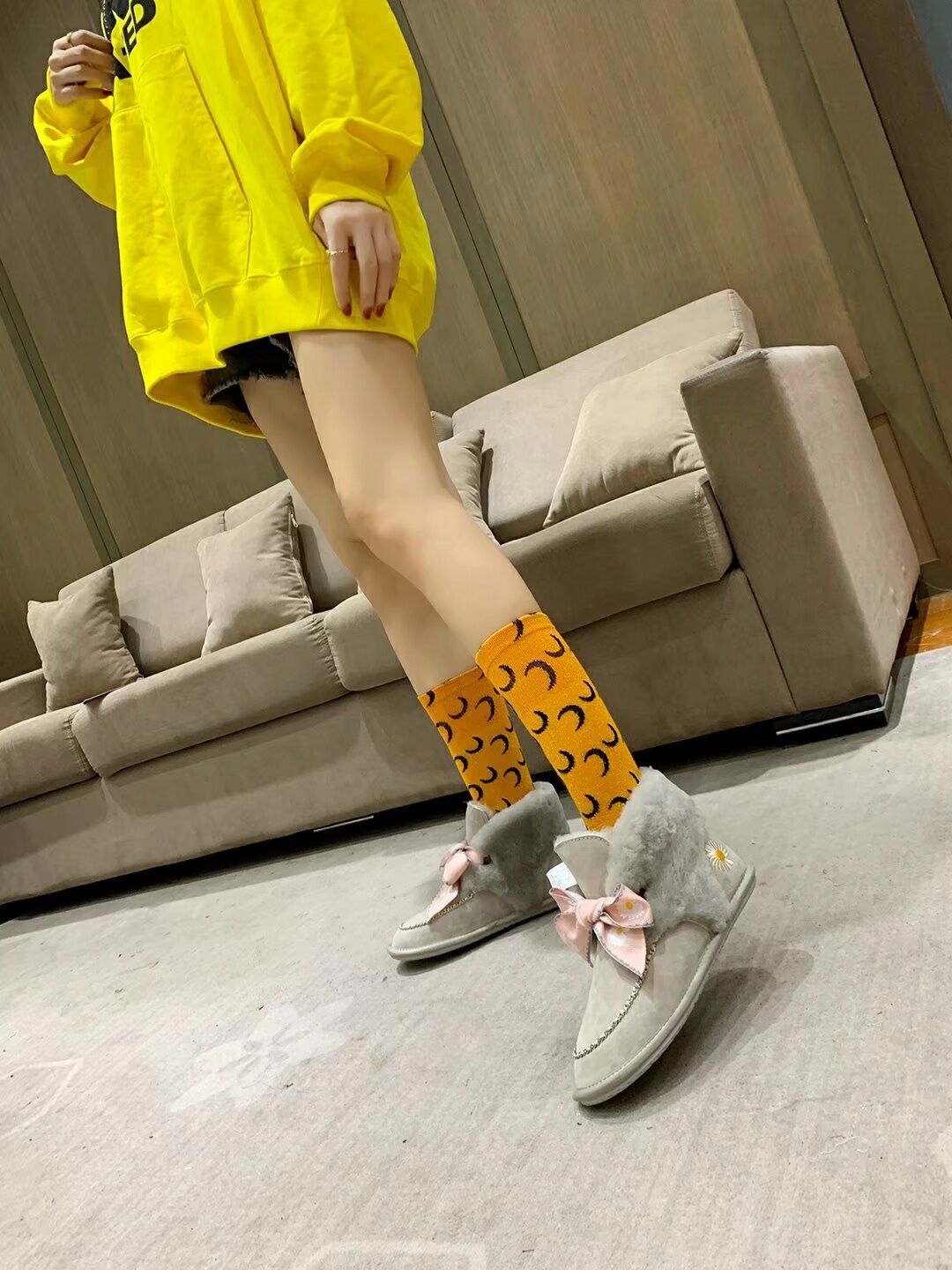 Gray Daisy Chain & Ribbon Shoes | Model 7888