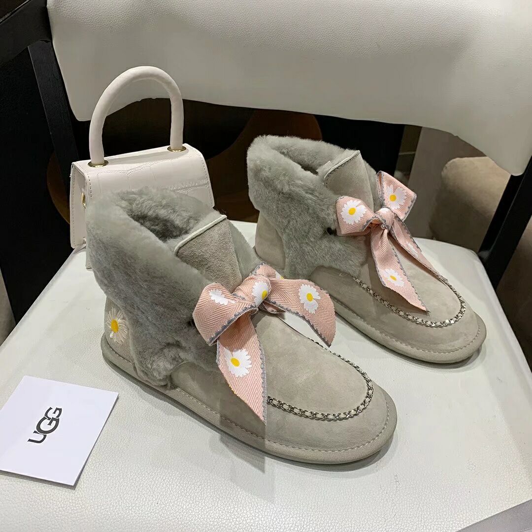 Gray Daisy Chain & Ribbon Shoes | Model 7888