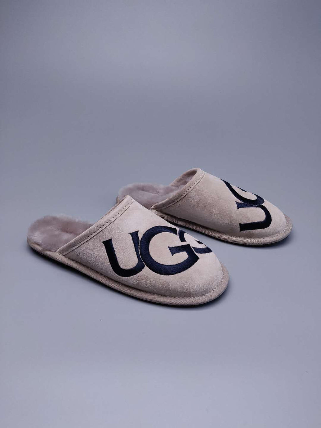 Gray G Indoor Slippers | Model 2593