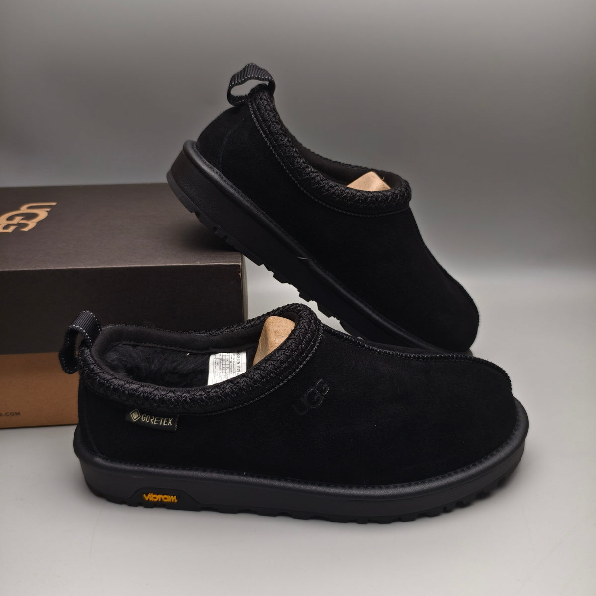 Black Unisex Folk-Inspired Casual Shoes – Model 1304