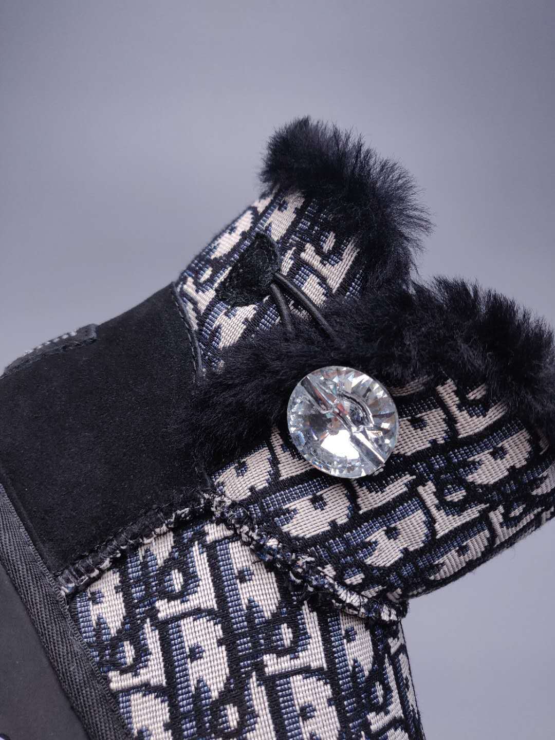 Black Fabric-Pattern Shoes | Model 6554