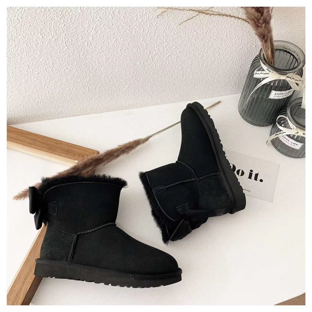 Black Bow-Detail Ankle Boots | Model 3130