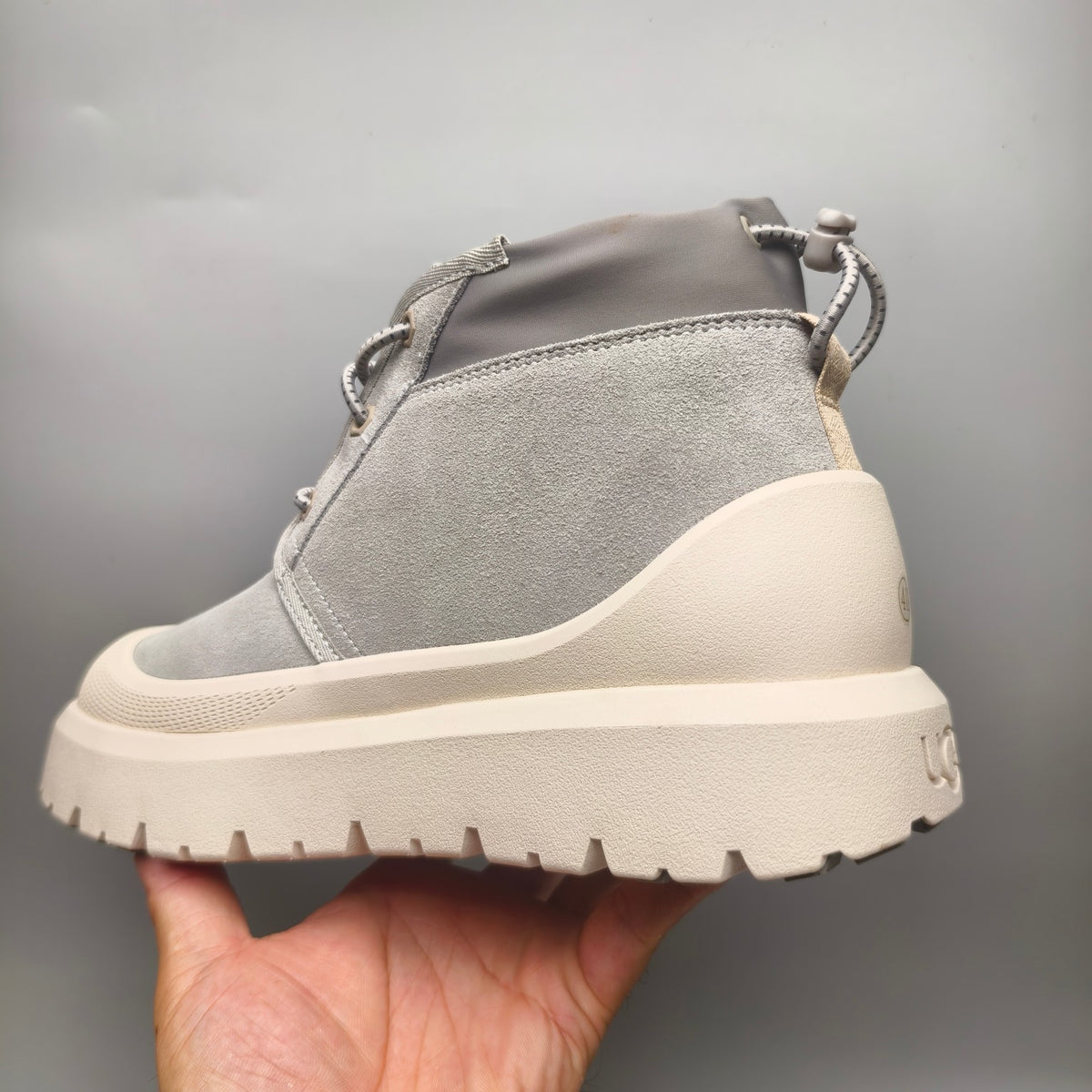 Light Gray High-Top Casual Shoes | Model 3991