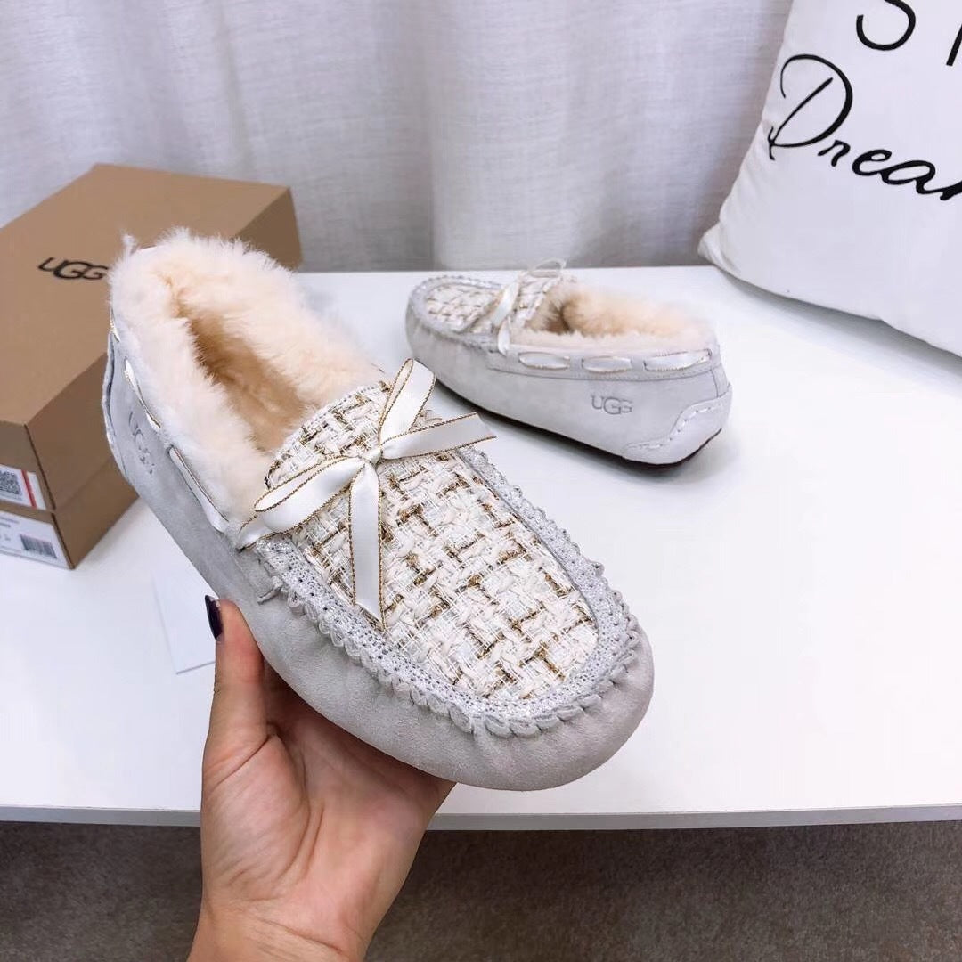 Pearl White Chic Moccasin-Style Shoes | Model 5623