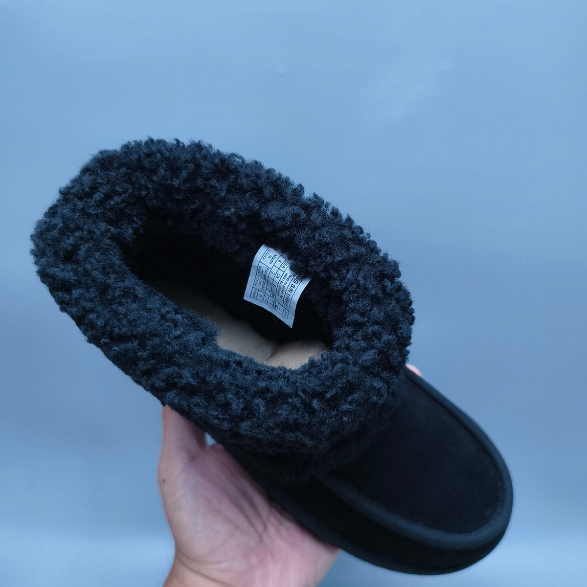 Black Curly-Texture Mid-Height Boots with Oversized Logo | Model 5410