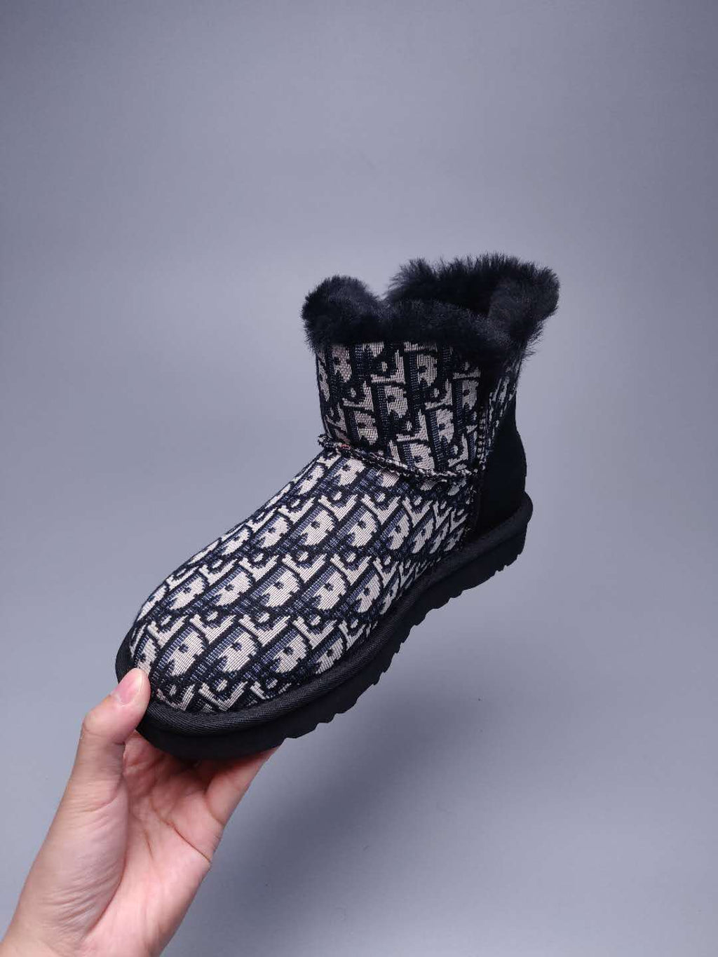 Black Fabric-Pattern Shoes | Model 6554