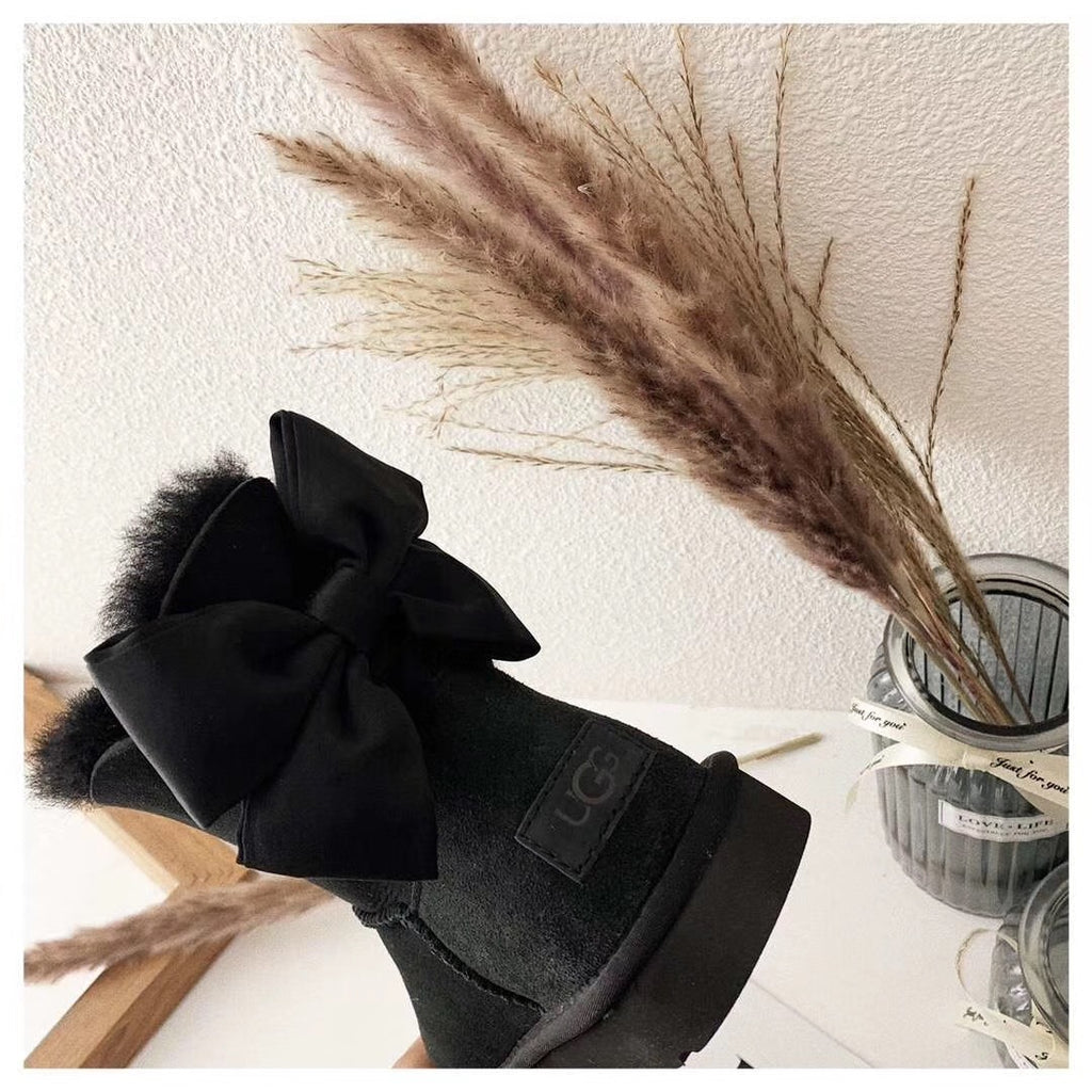 Black Bow-Detail Ankle Boots | Model 3130