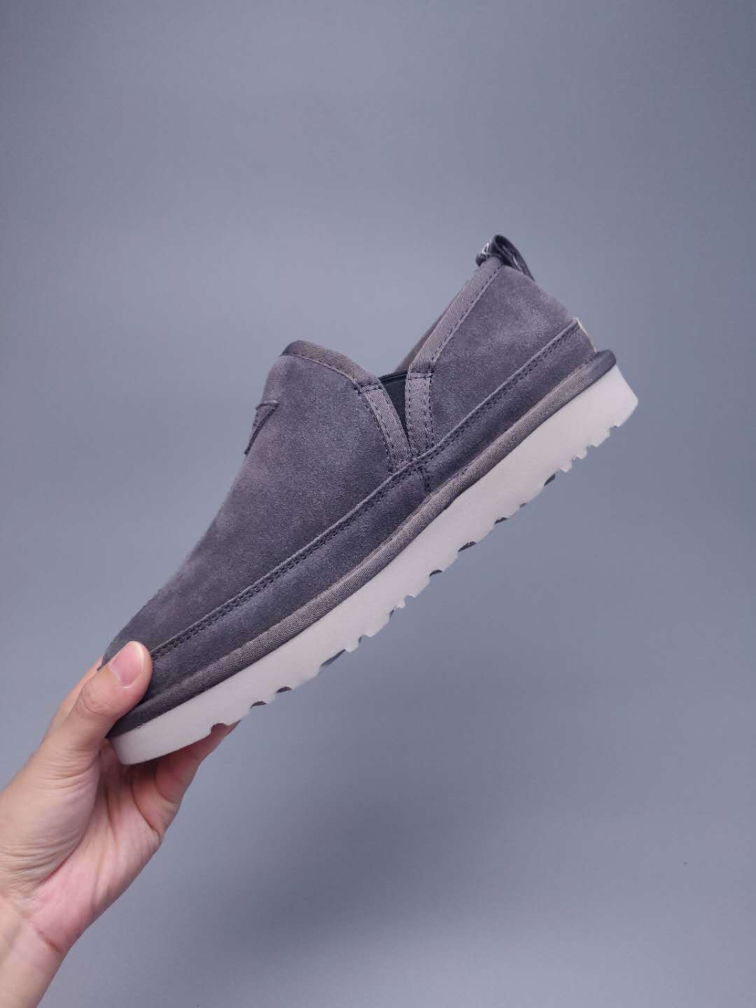 Men's Gray Low-Top Slip-On Casual Shoes | Model 3455