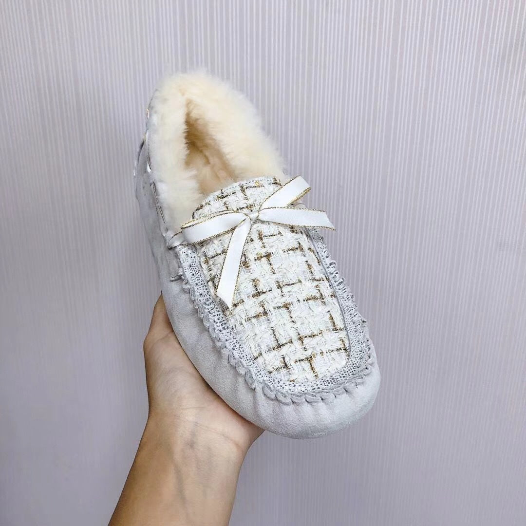 Pearl White Chic Moccasin-Style Shoes | Model 5623