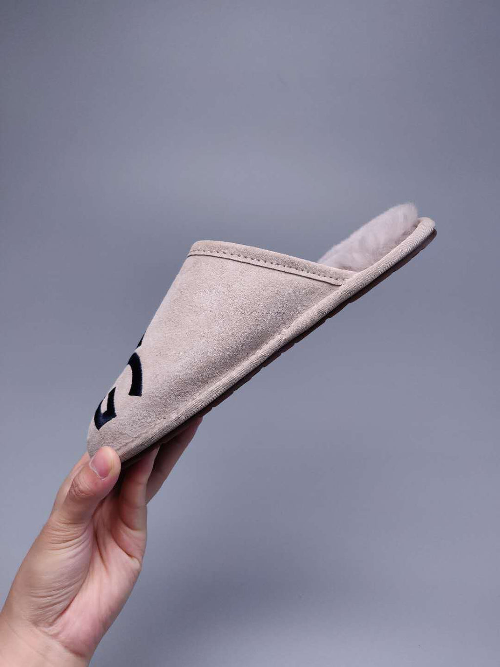 Gray G Indoor Slippers | Model 2593