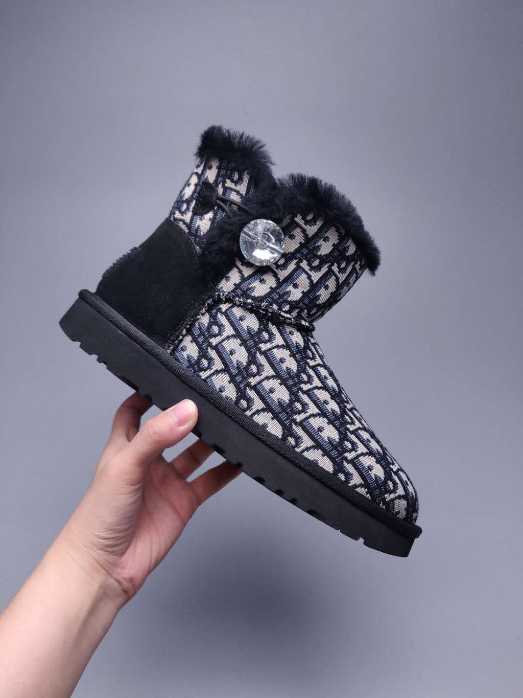 Black Fabric-Pattern Shoes | Model 6554