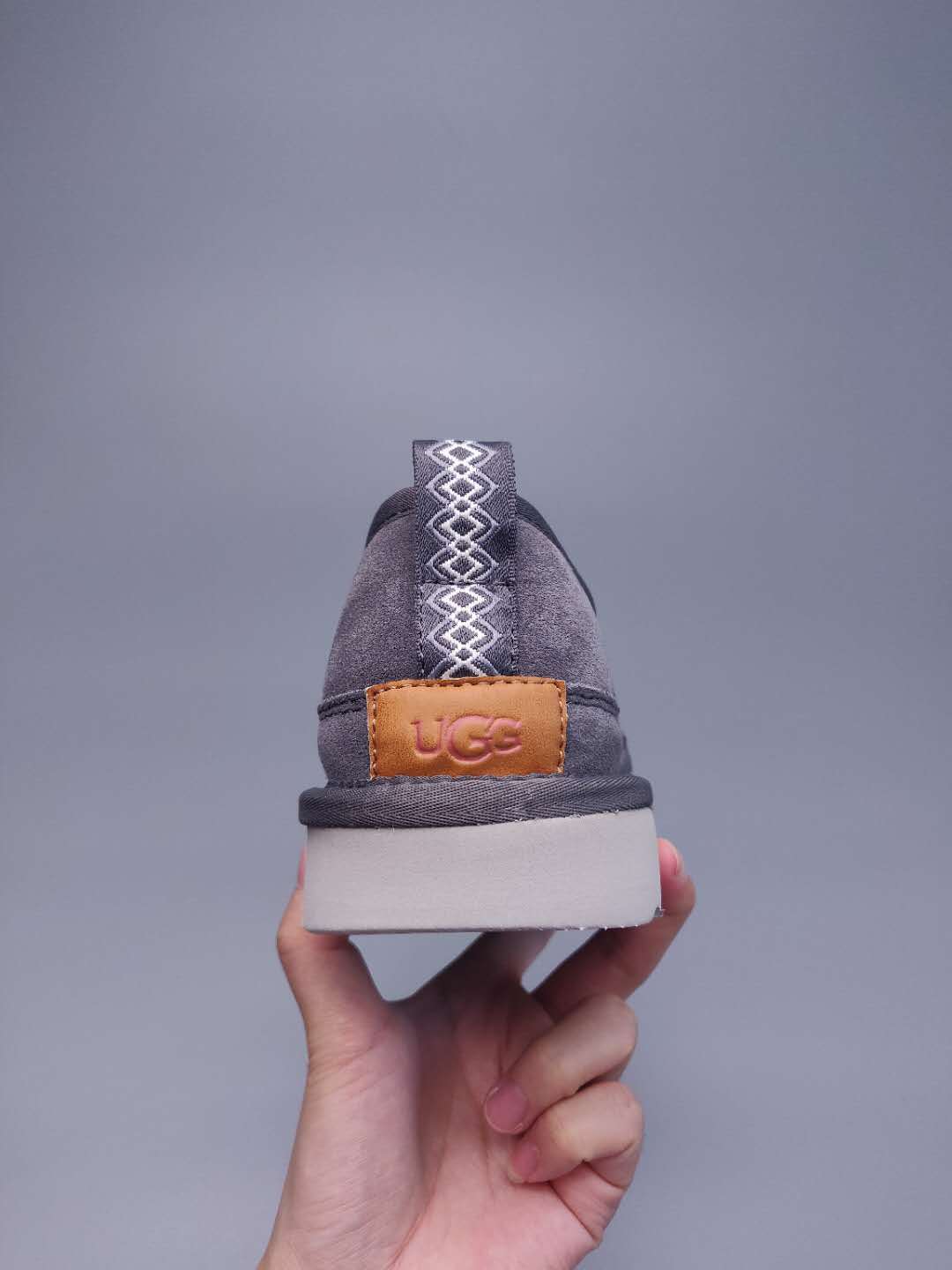 Men's Gray Low-Top Slip-On Casual Shoes | Model 3455